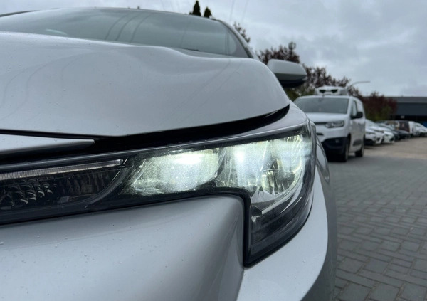 Toyota Corolla cena 72900 przebieg: 236105, rok produkcji 2019 z Uniejów małe 301